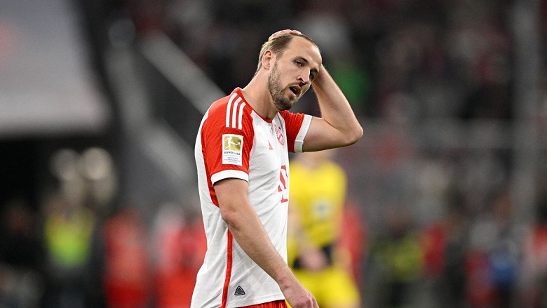 Fanoušci FC Bayern Mnichov opouštějí domácí zápas předčasně